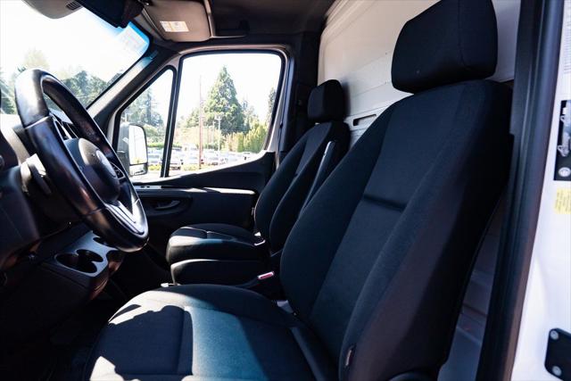 2021 Freightliner Sprinter Standard Roof I4