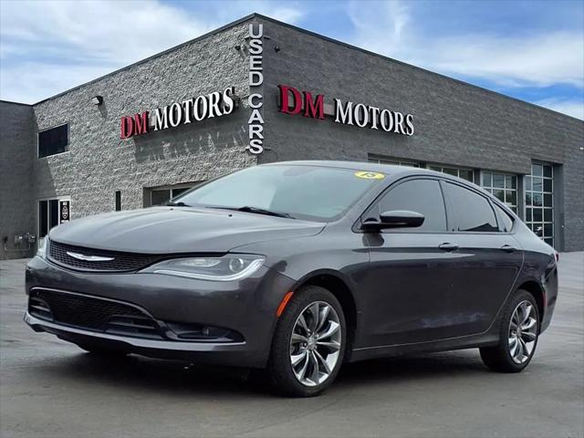 2015 Chrysler 200 S for sale in Walled Lake, MI