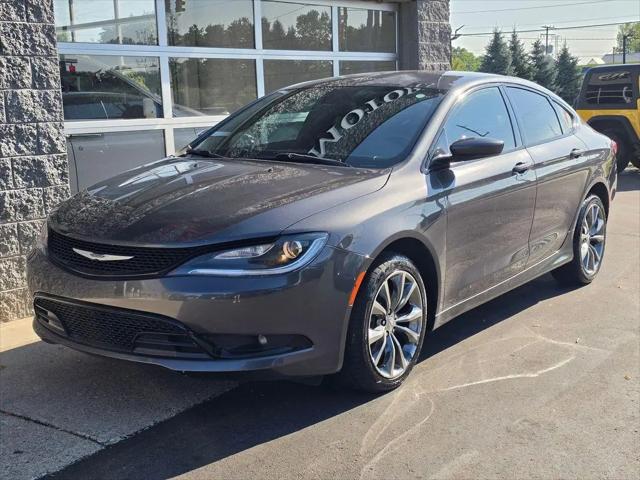 2015 Chrysler 200 S for sale in Walled Lake, MI