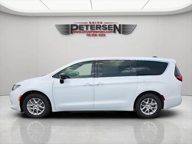 2025 Chrysler Voyager VOYAGER LX
