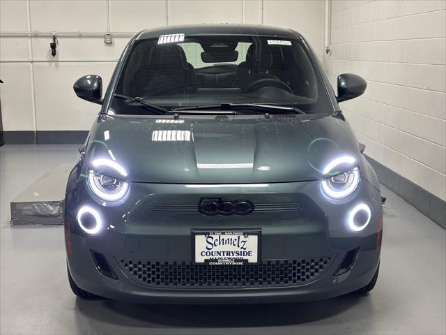 2025 Fiat FIAT 500e GIORGIO ARMANI Collectors Edition 2025 Fiat FIAT 500e GIORGIO ARMANI Collectors Edition