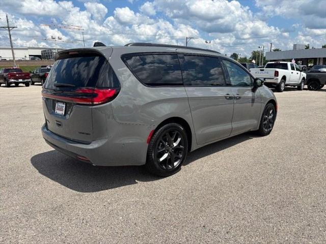 2025 Chrysler Pacifica PACIFICA LIMITED