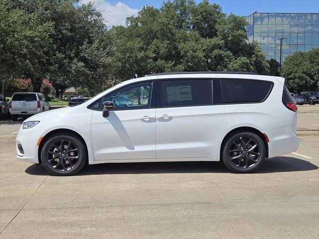 2025 Chrysler Pacifica PACIFICA LIMITED