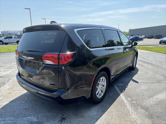 2025 Chrysler Voyager VOYAGER LX