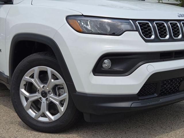 2025 Jeep Compass COMPASS LATITUDE 4X4