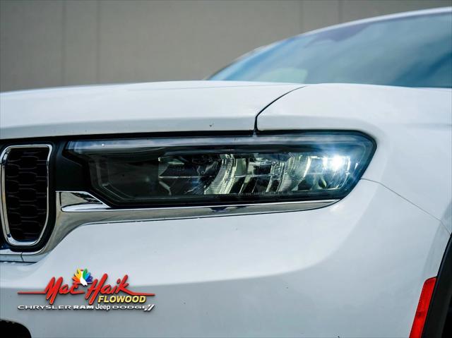 2023 Jeep Grand Cherokee L Laredo 4x2