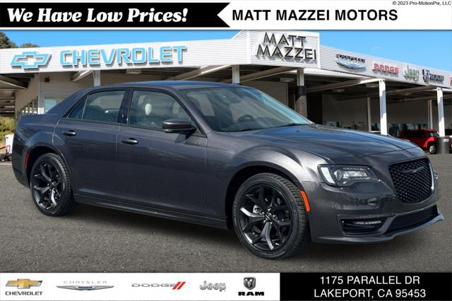 2023 Chrysler 300 Touring L