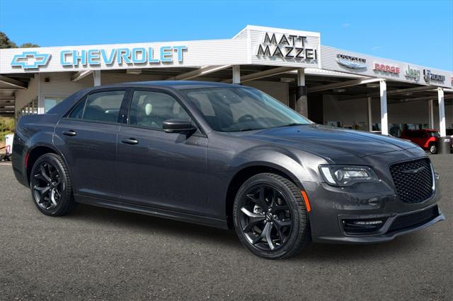 2023 Chrysler 300 Touring L