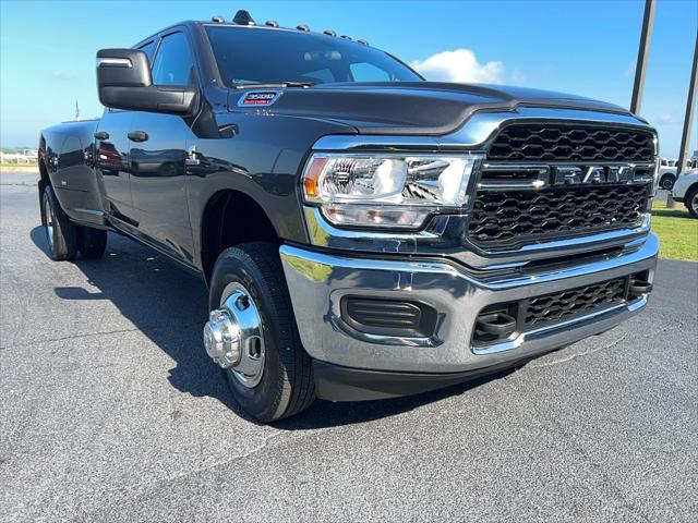 2024 RAM 3500 Tradesman Crew Cab 4x4 8 Box