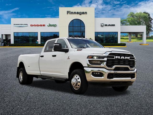 2025 RAM 3500 Tradesman Crew Cab 4x4 8 Box