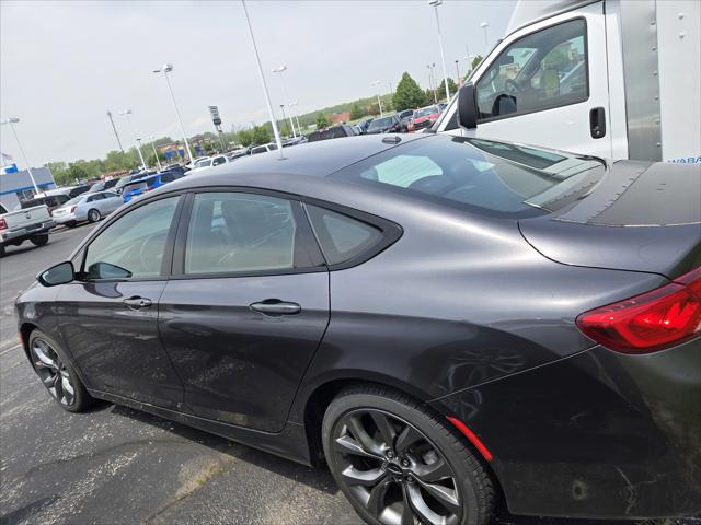 2016 Chrysler 200 S