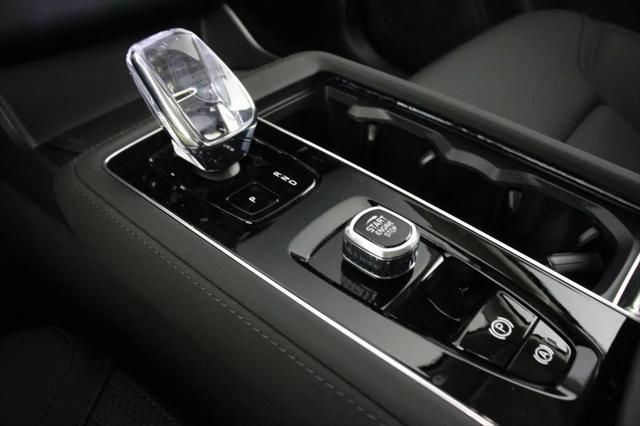 2025 Volvo XC90 B6 Plus 7-Seater