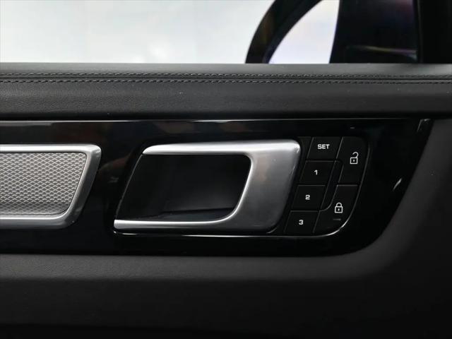 2022 Porsche Cayenne E-Hybrid Turbo S
