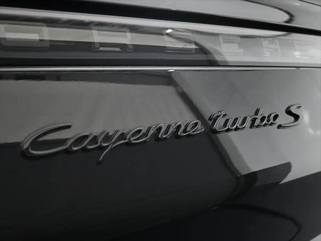 2022 Porsche Cayenne E-Hybrid Turbo S