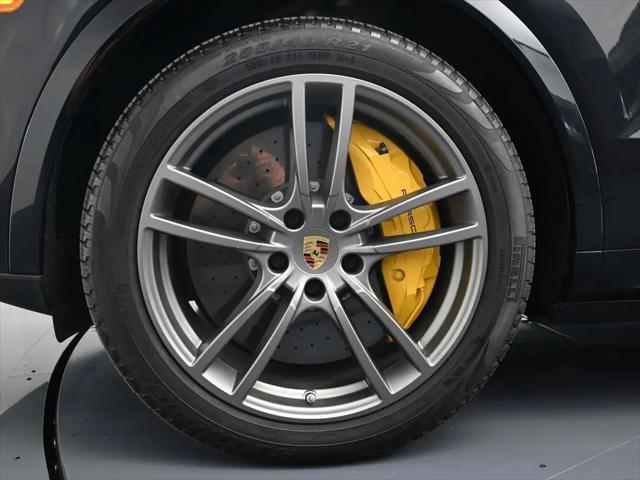 2022 Porsche Cayenne E-Hybrid Turbo S