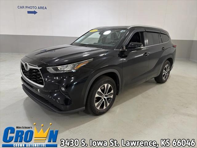 2020 Toyota Highlander XLE for sale in Lawrence, KS