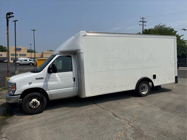 2023 Ford E-350 Cutaway 