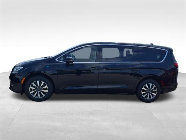 2025 Chrysler Pacifica Hybrid PACIFICA PLUG-IN HYBRID SELECT