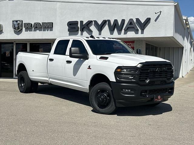 2025 RAM Ram 3500 RAM 3500 TRADESMAN CREW CAB 4X4 8 BOX