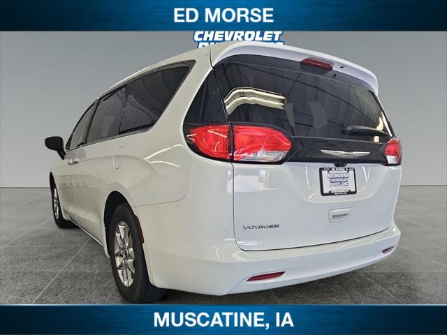 2022 Chrysler Voyager LX