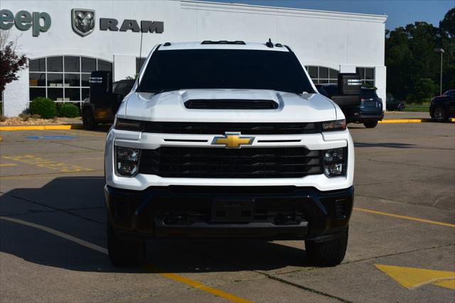 2024 Chevrolet Silverado 2500HD 4WD Crew Cab Standard Bed Custom