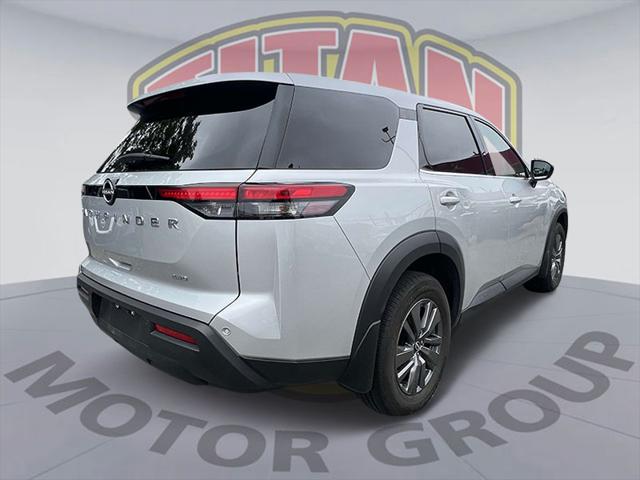 2023 Nissan Pathfinder S photo 3