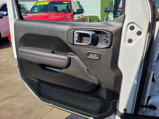 2025 Jeep Wrangler 4-Door Willys 4x4
