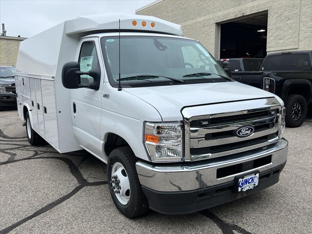 2026 Ford E-350 Cutaway Base