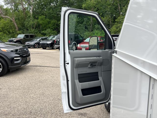2026 Ford E-350 Cutaway Base