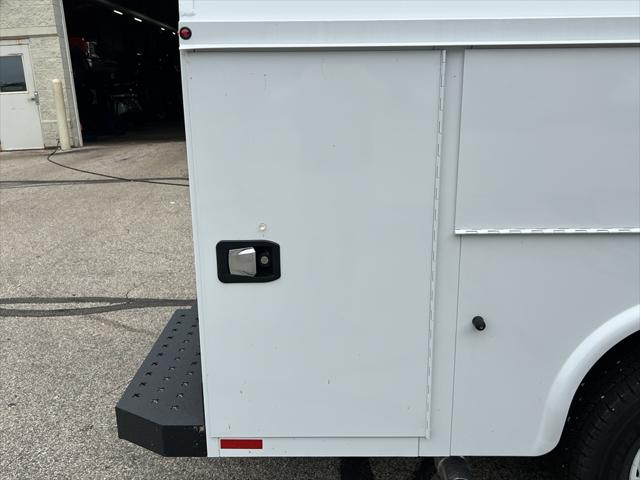 2026 Ford E-350 Cutaway Base