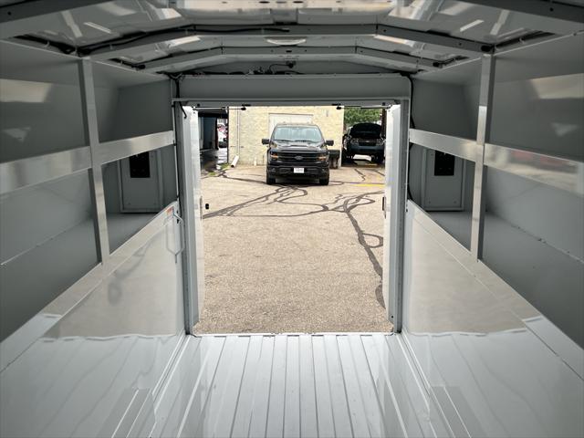 2026 Ford E-350 Cutaway Base