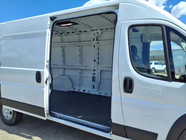 2025 Ram ProMaster Cargo Van SLT High Roof 159" WB