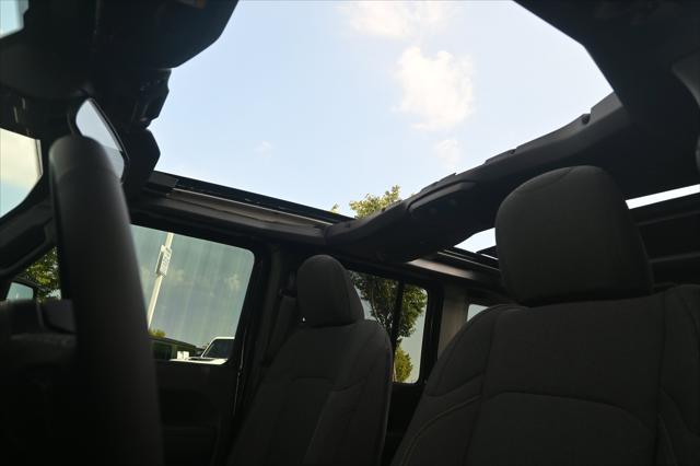 2025 Jeep Wrangler 4-Door Summit 4x4
