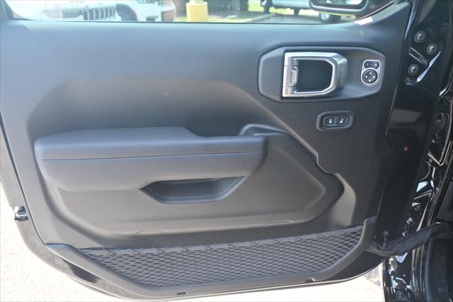 2025 Jeep Wrangler 4-Door Summit 4x4