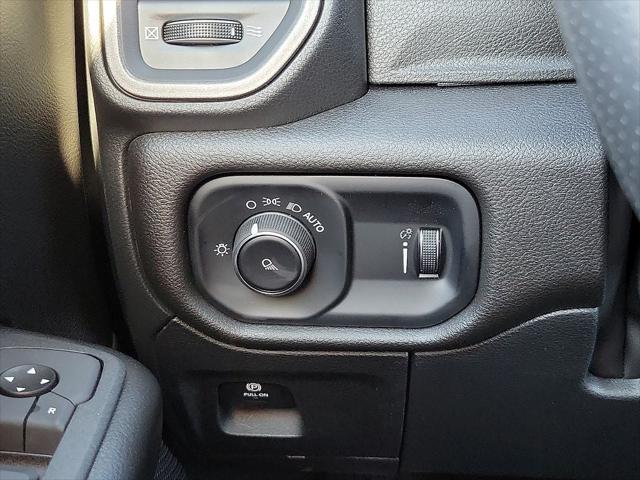 2026 Ram 1500 Tradesman Crew Cab 4x4 5'7" Box