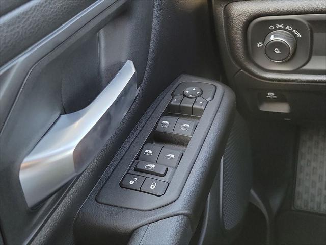 2026 Ram 1500 Tradesman Crew Cab 4x4 5'7" Box
