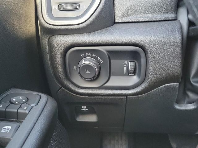 2026 Ram 1500 Tradesman Crew Cab 4x4 5'7" Box
