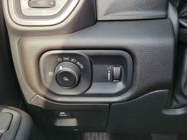 2026 Ram 1500 Tradesman Crew Cab 4x4 5'7" Box