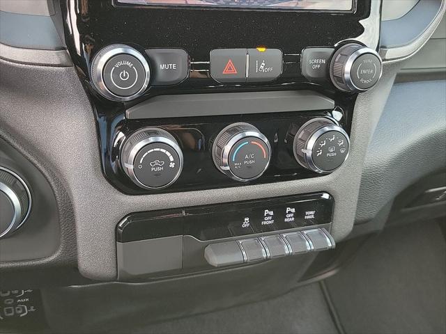 2026 Ram 1500 Tradesman Crew Cab 4x4 5'7" Box