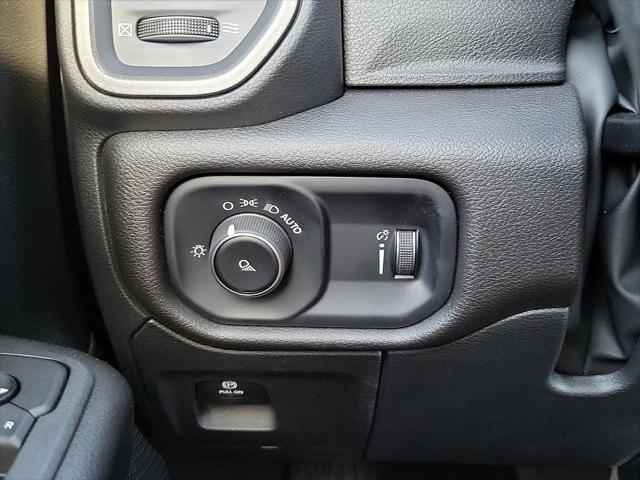 2026 Ram 1500 Tradesman Crew Cab 4x4 5'7" Box