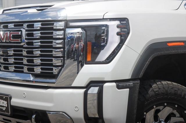 2024 GMC Sierra 2500HD 4WD Crew Cab Standard Bed Denali