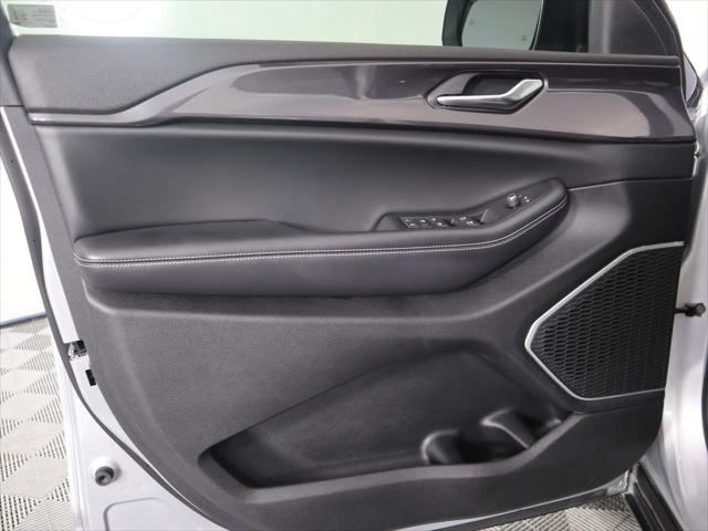 2021 Jeep Grand Cherokee Laredo 4x2