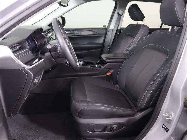 2021 Jeep Grand Cherokee Laredo 4x2
