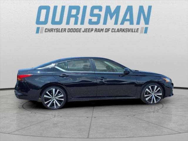 2022 Nissan Altima SR FWD
