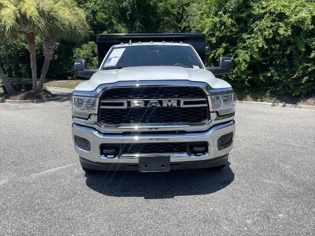 2024 RAM 3500 Chassis Tradesman/SLT
