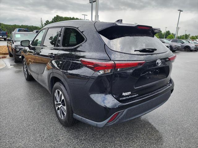 2024 Toyota Highlander LE