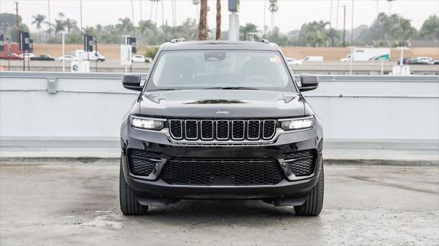 2023 Jeep Grand Cherokee Laredo 4x4