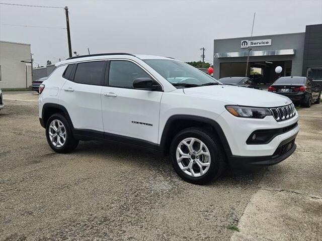 2025 Jeep Compass COMPASS LATITUDE 4X4