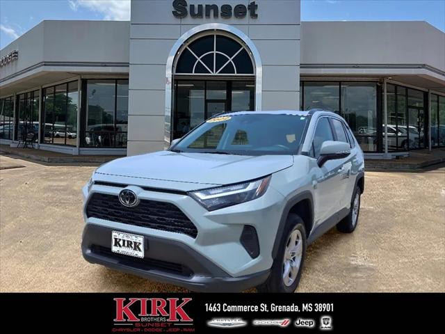 2022 Toyota RAV4 XLE