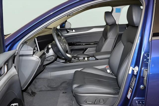 2025 Kia K5 EX